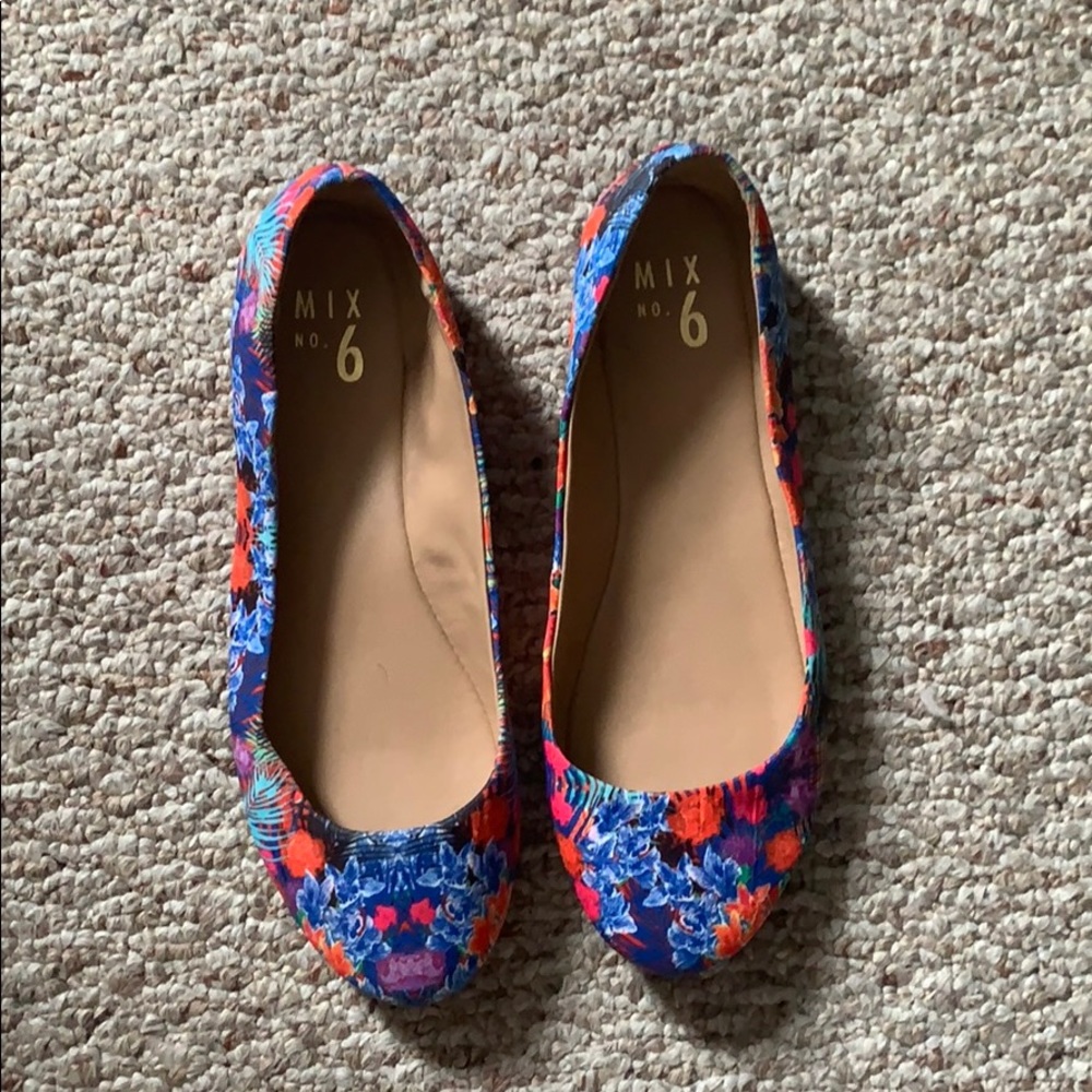 WORN ONCE - Flats